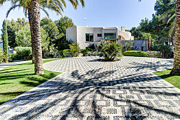 Extraordinary villa Mallorca on large plot with sea view