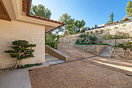 High class villa in excellent residential area