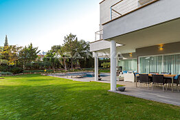 Stylish villa in exclusive residential area