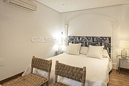 Cosy double bedroom with air conditioning