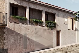 Renovated townhouse above Paseo Maritimo