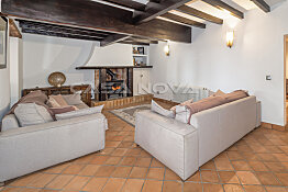 Villa in finca style with lots of character and picturesque landscape view