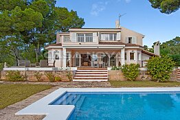Unique mallorquin style villa with sea views