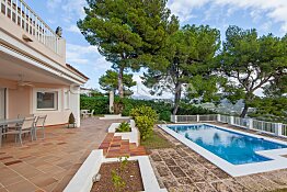 Unique mallorquin style villa with sea views