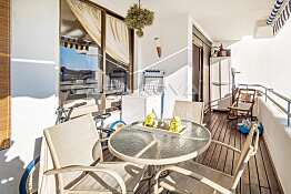 Charming flat near the beach with partial sea view