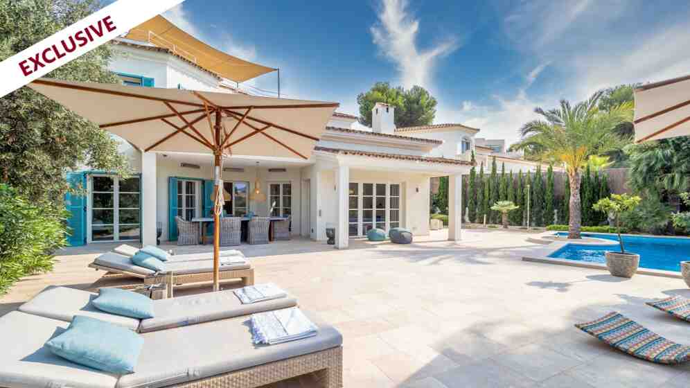 Exclusive: Imposing luxury oasis in sought-after villa area