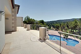 Imposing property Mallorca directly at the golf course