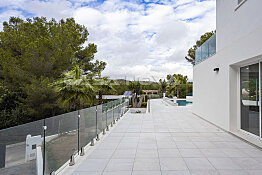 Ideal for families: Renovated, modern villa in southwest Mallorca